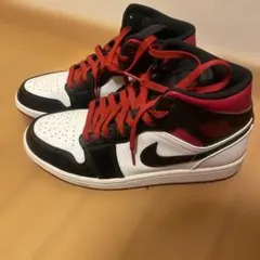 Nike Air Jordan 1 白/黒/赤 高トップスニーカー