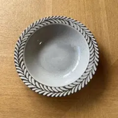 リーフ柄 リム皿 スーププレート 陶器のサムネイル