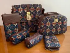 【6点セット】ショルダーバッグ・小物入れ・財布等 幾何学模様