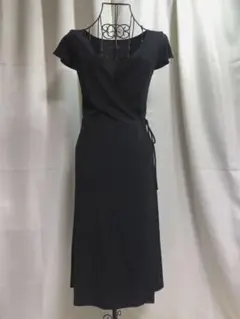 (172) 黒 ひざ丈 ラップワンピース
