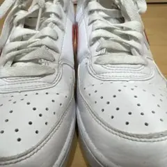 NIKE ホワイト レッド スニーカーのサムネイル