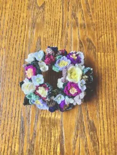 花のコサージュ 多色 編み物