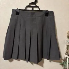 グレー プリーツ ミニスカート インナーパンツ付きのサムネイル