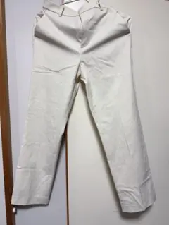 ユニクロ　テーパードパンツ　新品　ボタン付き