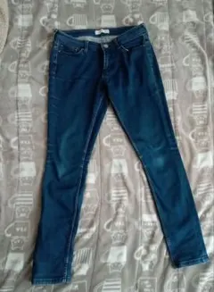 セシルマクビー　スキニーデニムパンツ　ストレッチジーンズ　Мサイズ