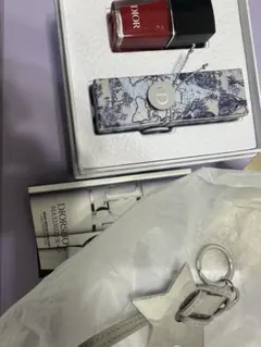 Dior ネイルポリッシュ レッド 花柄ケース