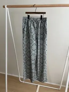 しまむら エレガント模様 ワイドパンツ 美品