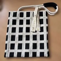 Niko and… 黒と白のチェック柄トートバッグ