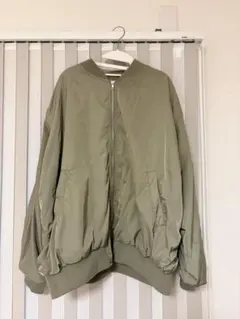 オリーブグリーン MA-1ジャケット