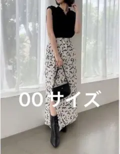 【新品未使用タグ付き】 スナイデル バリエプリントナロースカート 00