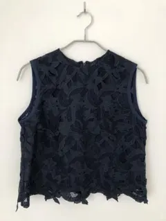 【IENA】◆ 美品 ◆ 総レース ノースリーブブラウス《ネイビー》