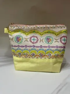 花柄デザインポーチ　黄色　パステル　ハンドメイド