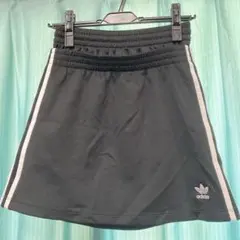 adidas ブラック ストライプ スカート S