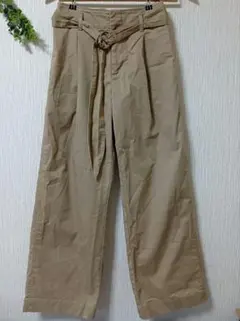 ユニクロ　UNIQLO　ワイドパンツ　パンツのサムネイル