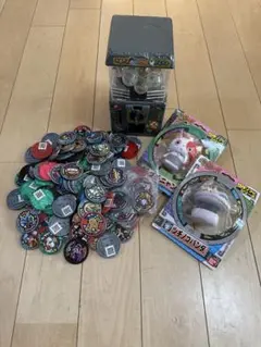 妖怪ウォッチ ガチャガチャとコインセット フィギア付き（メダル約100枚）