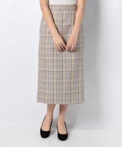 チェックのタイトスカート