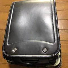 ふわりぃランドセル　クラリーノ　ブラック×ロイヤルブルーステッチ