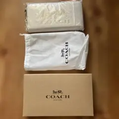 COACH 二つ折り財布 ホワイト キルティング - メルカリ