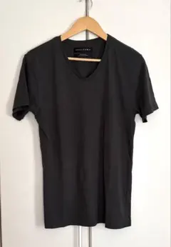ZARA Essentials VネックTシャツ オリーブグリーンのサムネイル