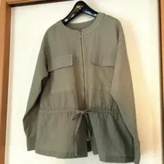 ノーカラージャケット ジップアップ カーキのサムネイル