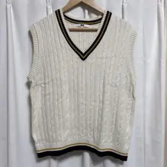 UNIQLO アイボリー ケーブル編みニットベスト