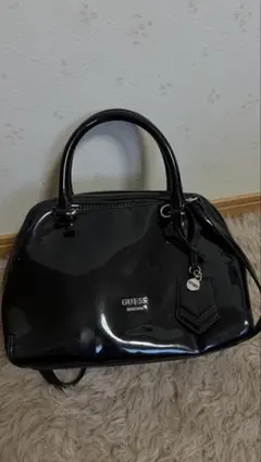 GUESS ハンドバッグ ブラック エナメル調 2way