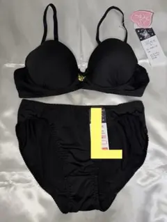 クロミ ノンワイヤーブラジャー&ショーツセット①のサムネイル