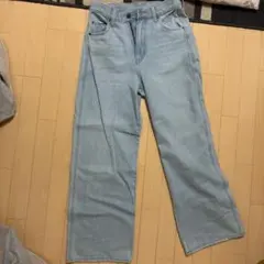 ストレートデニムパンツ
