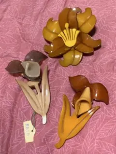 ブローチ　昭和レトロ　立体花モチーフ