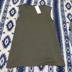 ノースリーブ　未使用　UNIQLOМサイズのサムネイル