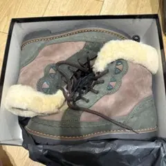 ファー付きブーツ グレー/ブラウン