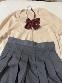 学生服セット ベージュカーディガン グレーのスカート