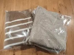 UNIQLO スフレヤーンベージュハイネックニット&ボーダーニット　2枚Sサイズ