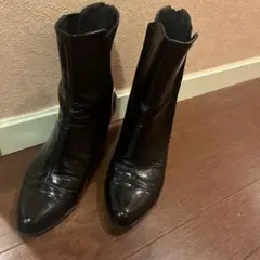 黒 エナメル ショートブーツ 高ヒール