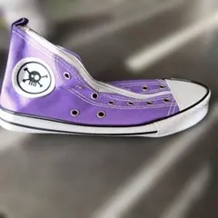 スニーカー型ペンケース