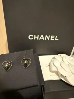 CHANEL ハートピアス