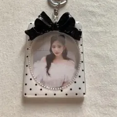 トレカ　ケース　デコ　レジン　硬質　キーホルダー　リボン　黒白　 ドット　水玉