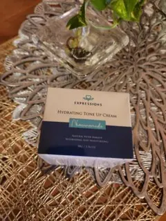 EXPRESSIONS Hydrating Tone Up Cream