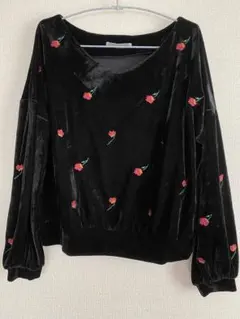 【値下げ】タグ無し未使用　ベロア　ボートネック　お花　刺繍