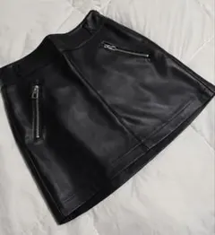 BershkaレザースカートMのサムネイル