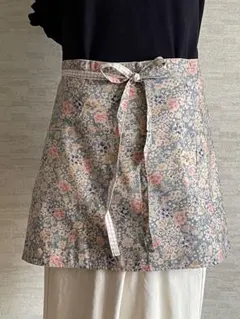 WER 901ショートエプロン　ハンドメイド　リバーシブル花柄、格子
