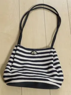 ボーダー柄 ショルダーバッグ ターンロック