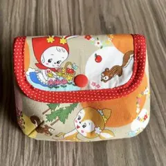 赤ずきんちゃんのレトロなミニポーチ　ダーツ入り　小物入れ、カバンの整理に