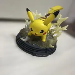 ポケモン　ピカチュウ　フィギュア