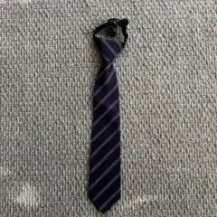 子供用ネクタイ ネイビーと赤のストライプ