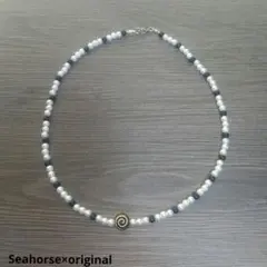 パールビーズ×black&whiteネックレスSeahorse×original