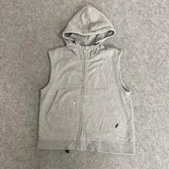 グレー パーカー