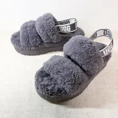 美品★UGG FLUFF YEAH SLIDE 厚底 ストラップ ボア サンダル