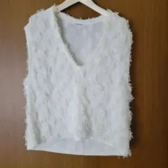 【新品未使用】フリンジ編みVネックベスト/白
