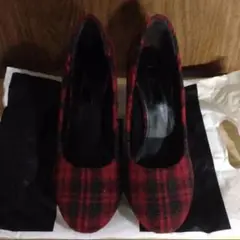チェック柄パンプス